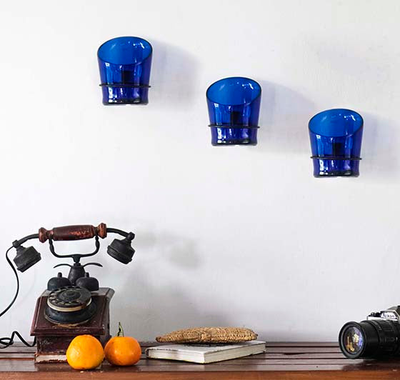 Antiquity Planters with Iron Stand (Set of 3)