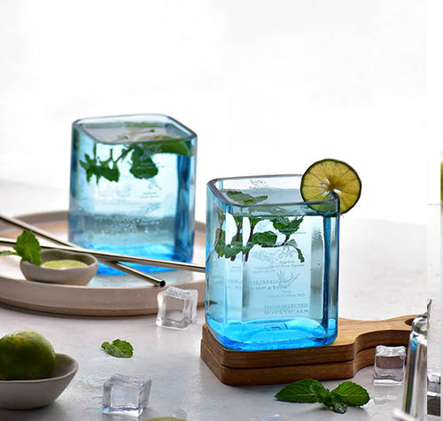 Load image into Gallery viewer, Bombay Sapphire Gin Platter With Glasses